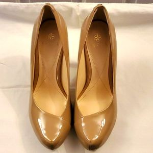 NEW Isola Tan Patent Leather Pumps 8.5